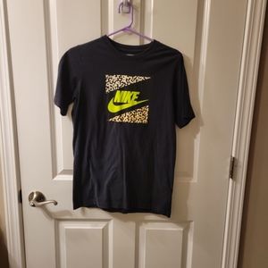 Unisex kids nike tshirt